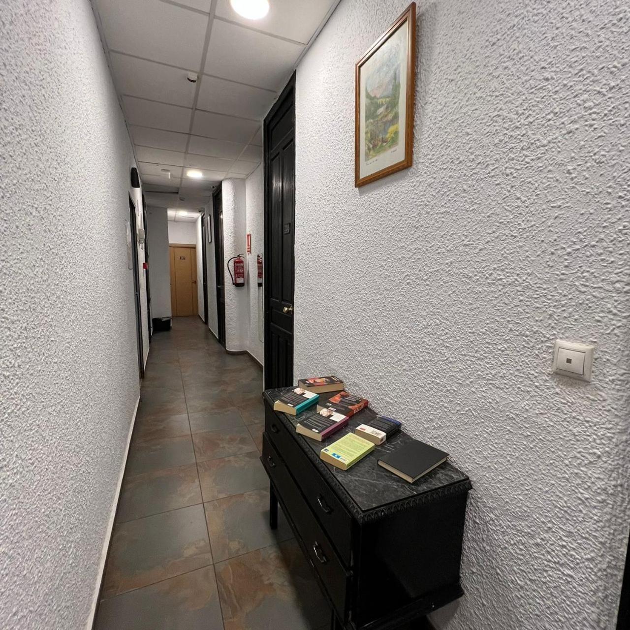 Hostal Milan Alicante Exteriör bild