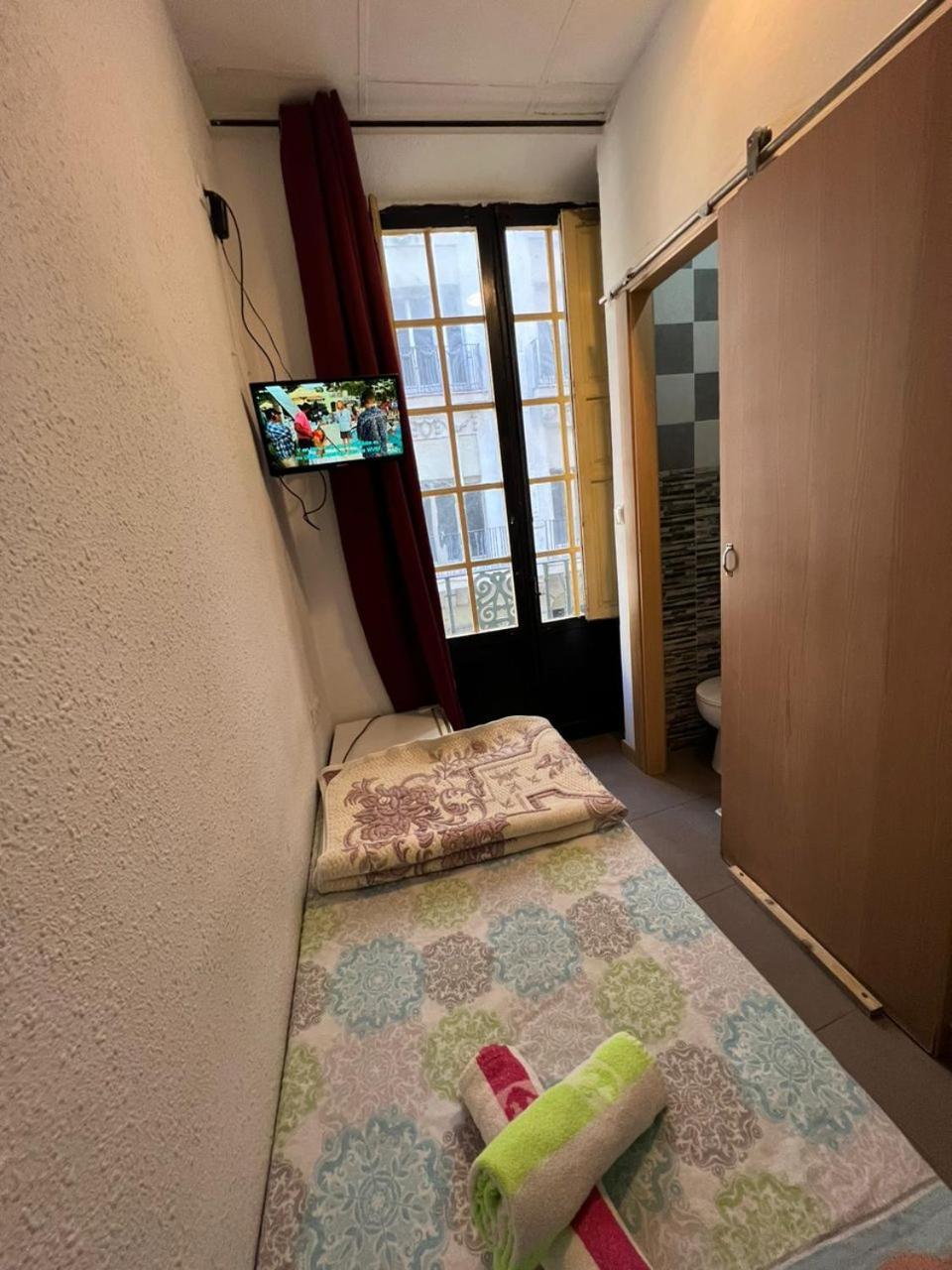 Hostal Milan Alicante Exteriör bild